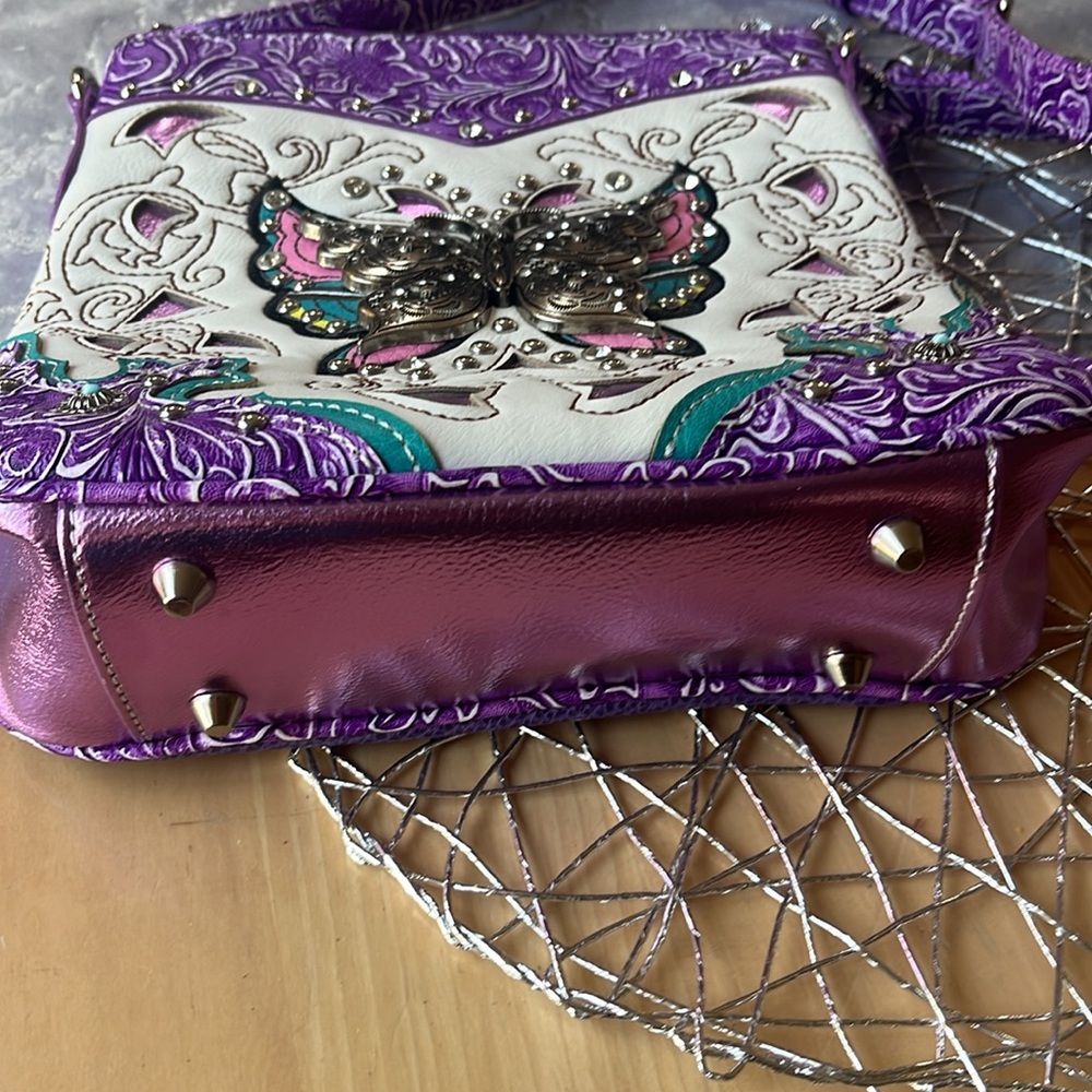 NWOT Y2K Cowgirl Trendy leather crossbody purse with butterfly accent - Picture 4 of 10